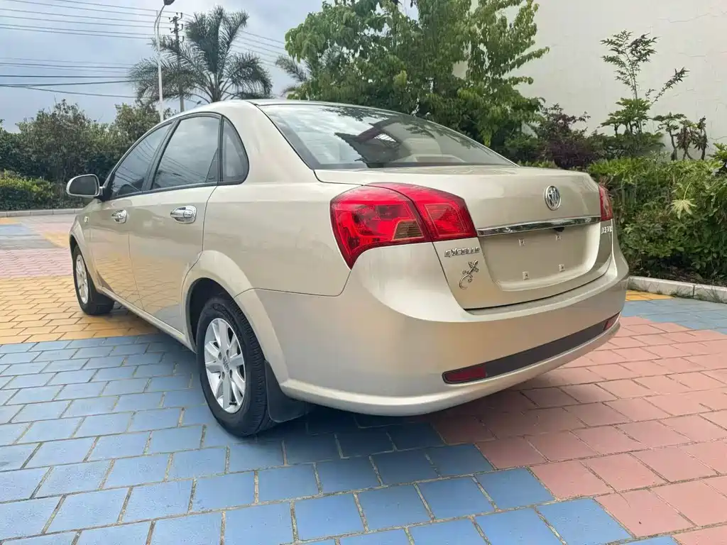 Buick Excelle 2013