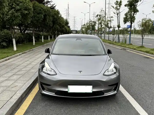 Tesla Model 3 2023