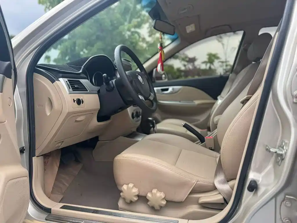 Buick Excelle 2013