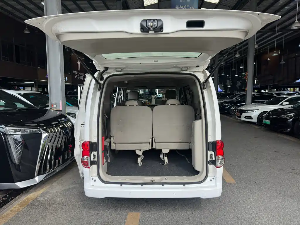 Nissan NV200 2017 — фото 6