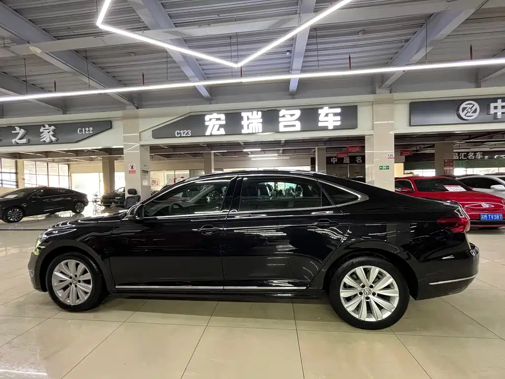 Volkswagen Passat 2018 — фото 4