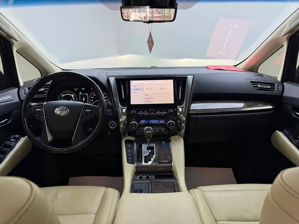 Toyota Vellfire 2021 — фото 11