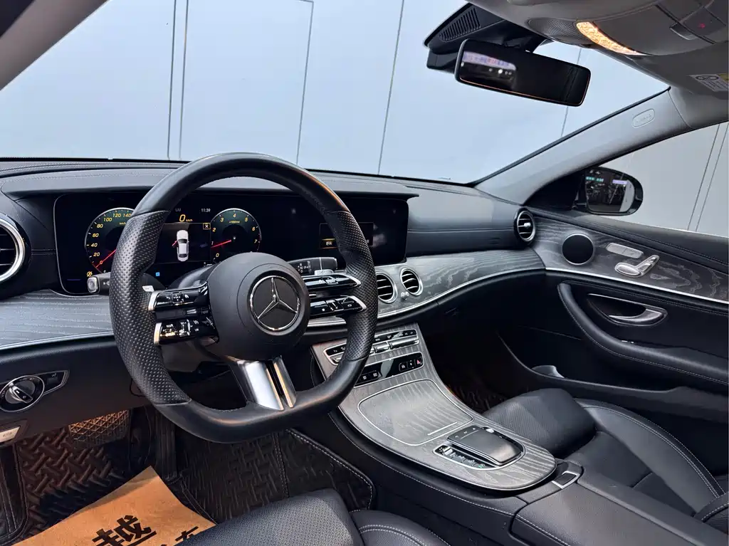 Mercedes-Benz E-Class 2022 — фото 8