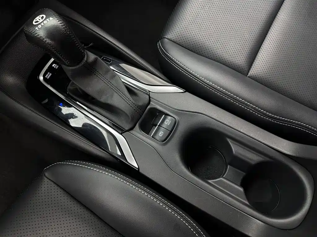 Toyota Corolla 2023 — фото 14