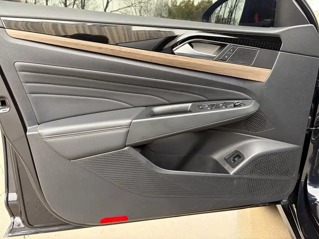 Volkswagen Passat 2019 — фото 17