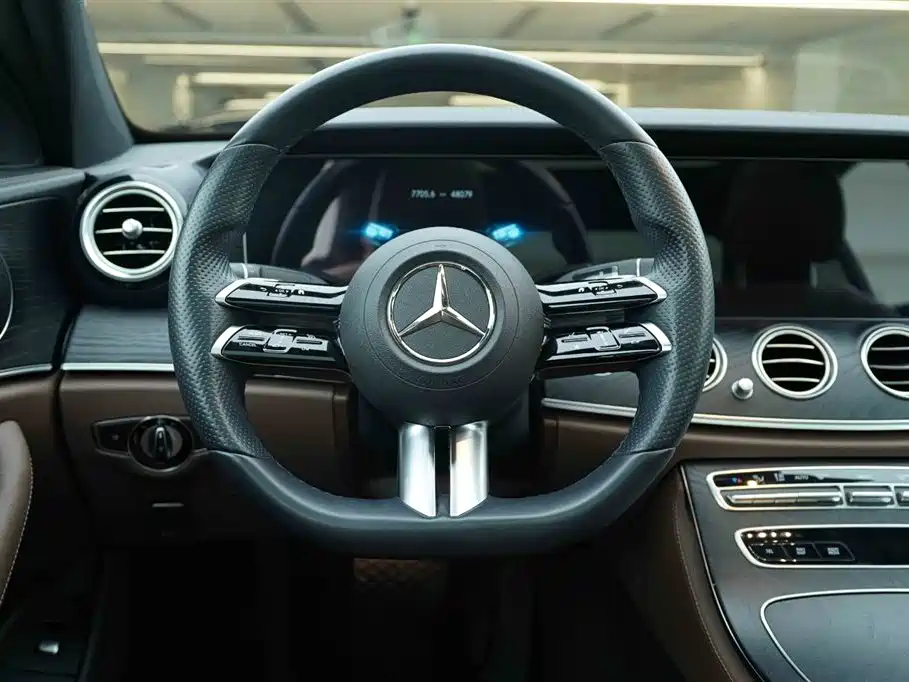 Mercedes-Benz E-Class 2022 — фото 17