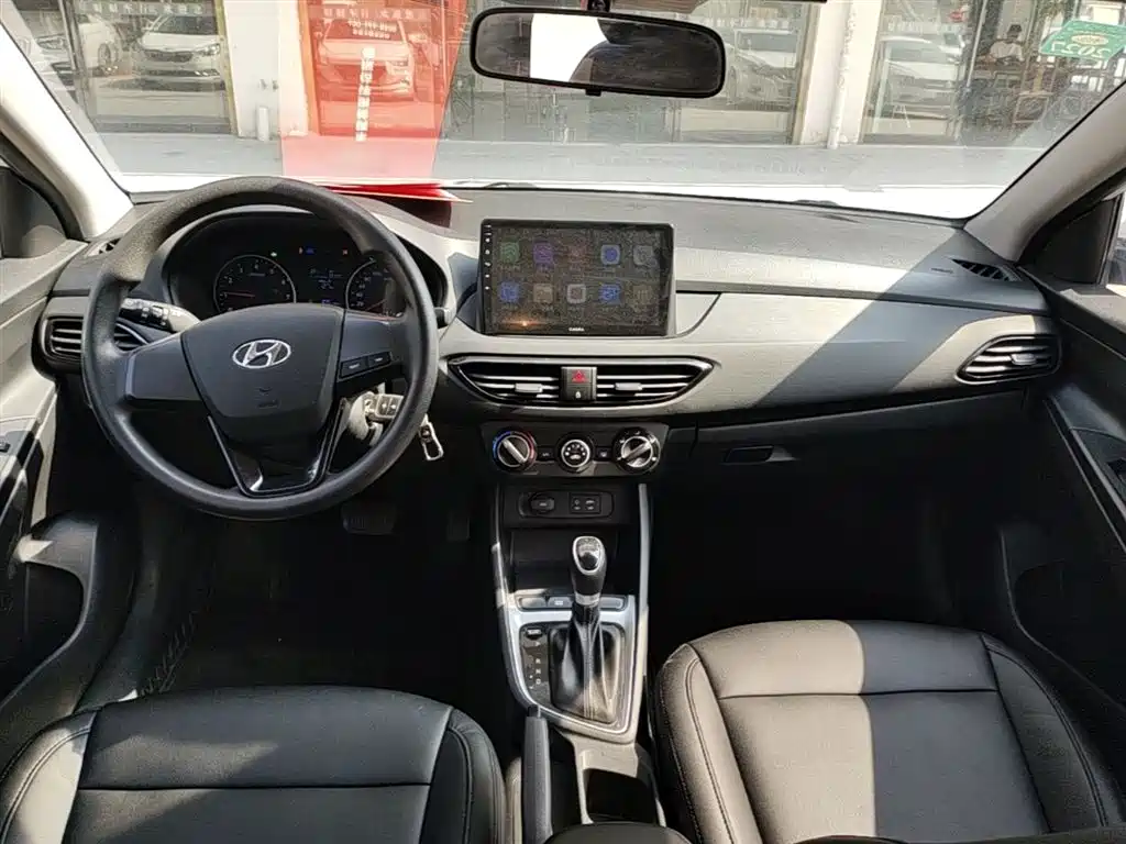 Hyundai Elantra 2019 — фото 10