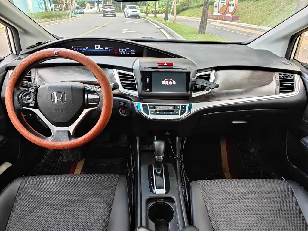 Honda Jade 2015