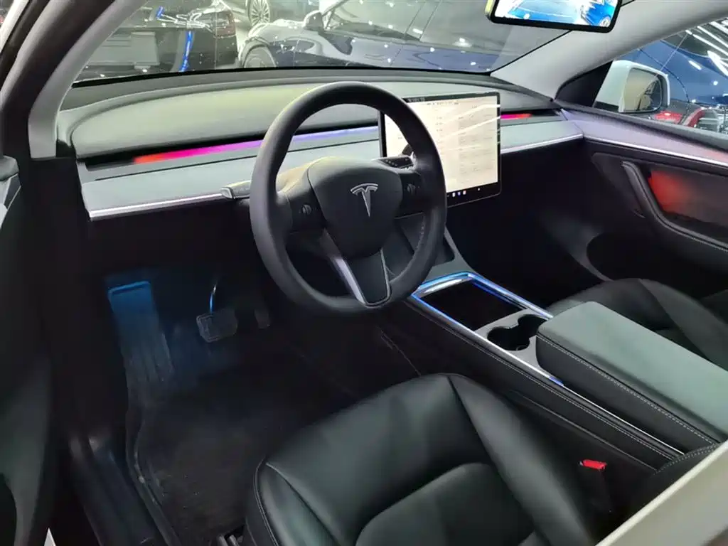 Tesla Model Y 2022 — фото 10