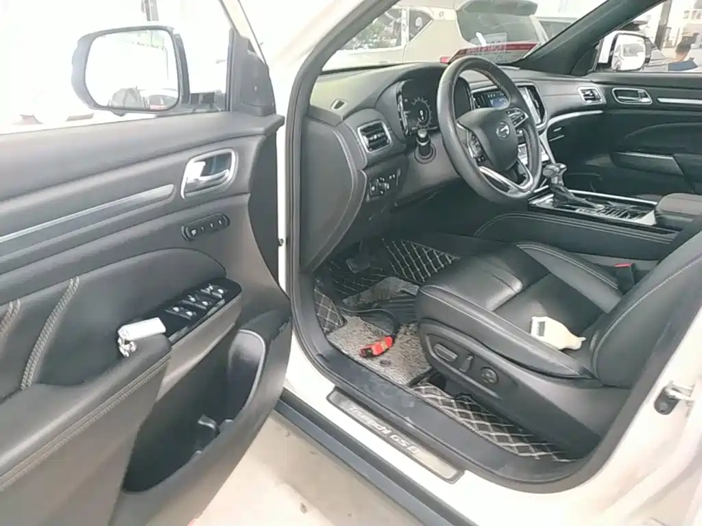 GAC Trumpchi GS8 2020 — фото 16