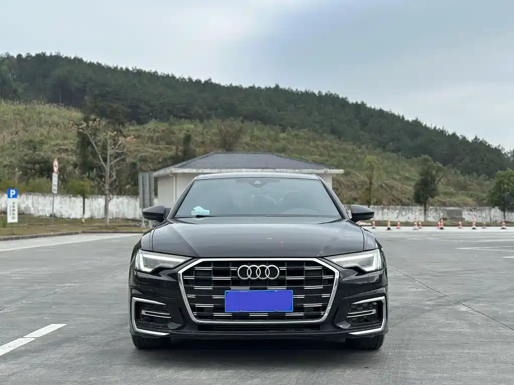 Audi A6L 2022 — фото 1