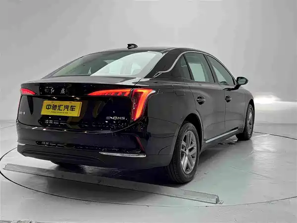 Hongqi E-QM5 2026