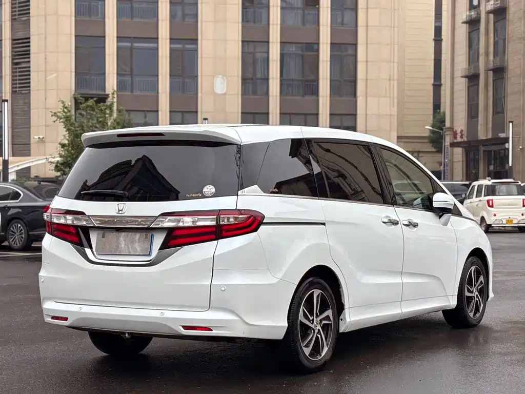 Honda Odyssey 2016 — фото 7