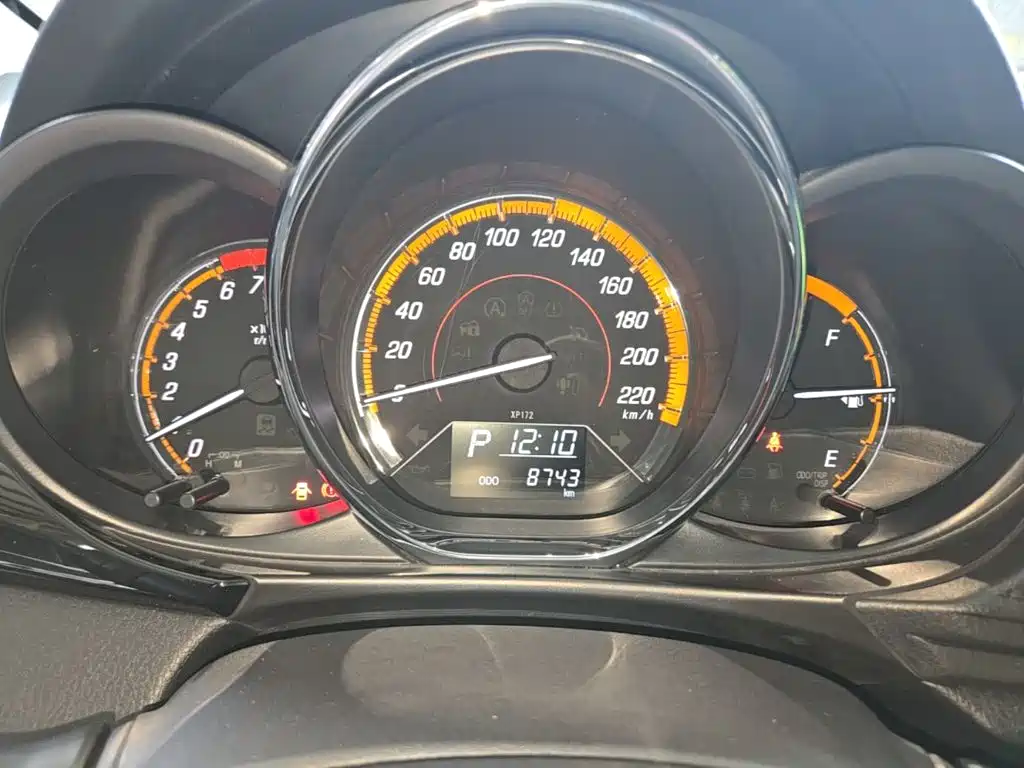 Toyota Yaris L 2023 — фото 12