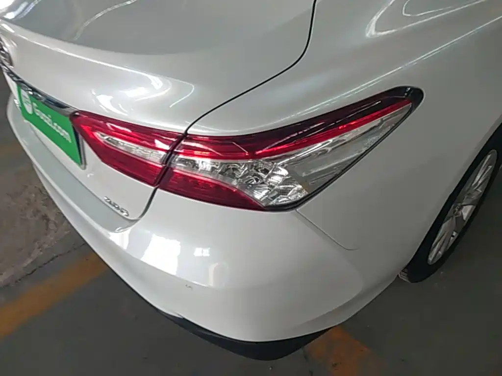 Toyota Camry 2020 — фото 8