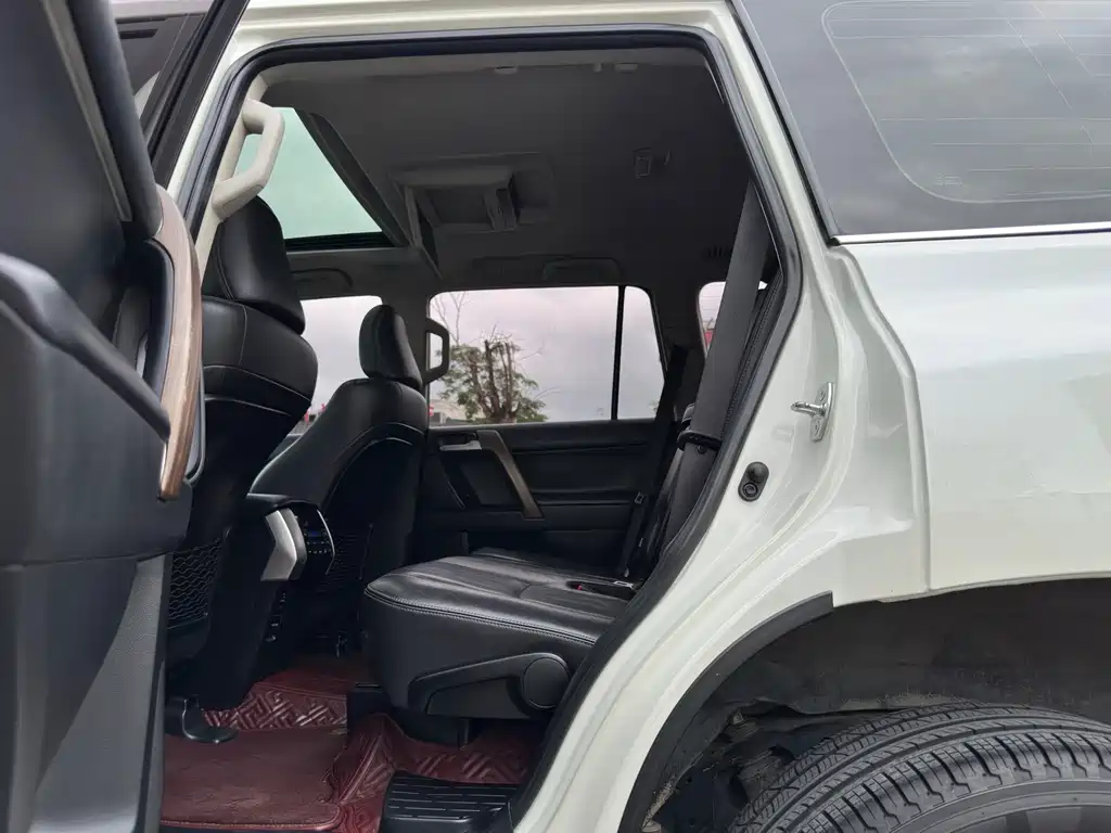 Toyota Prado 2018 — фото 9