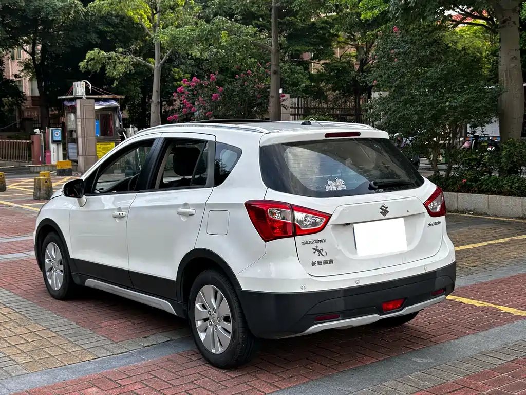 Suzuki S-Cross 2014