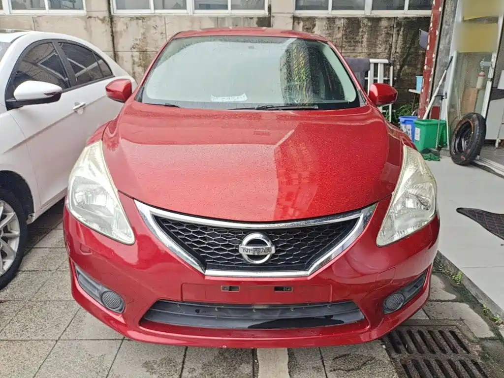 Nissan Tiida 2015