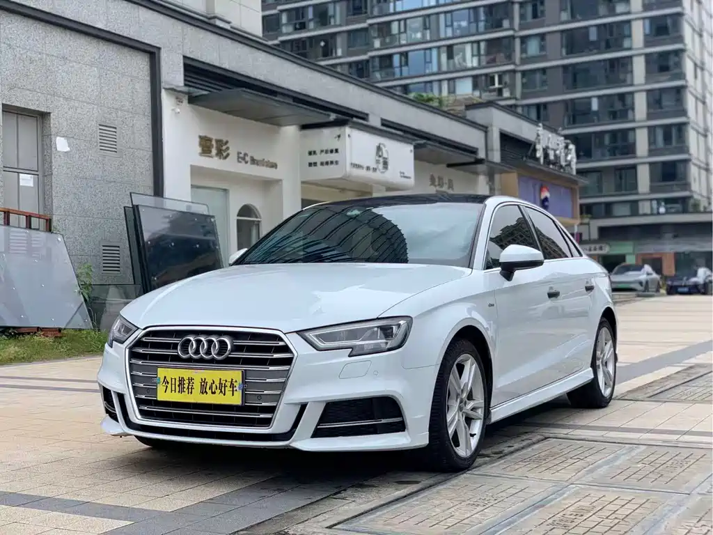Audi A3 2020 — фото 1