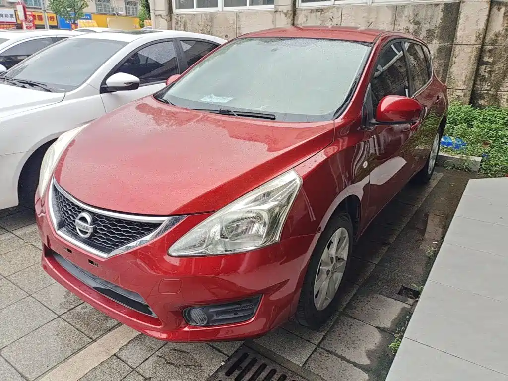 Nissan Tiida 2015