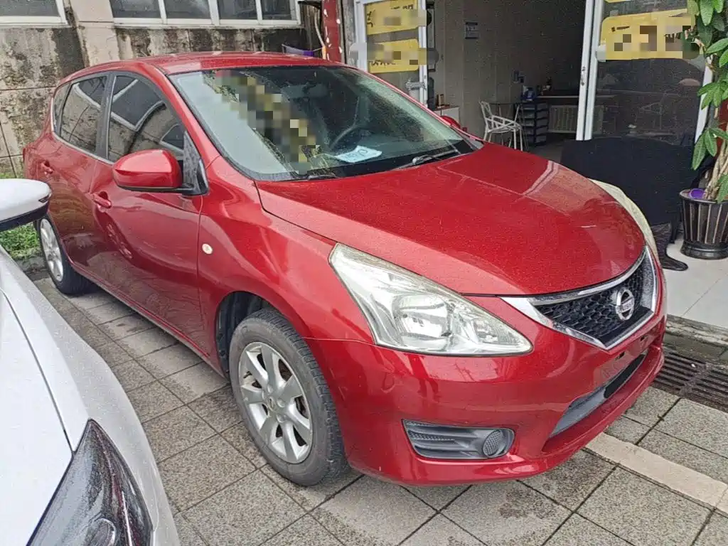 Nissan Tiida 2015