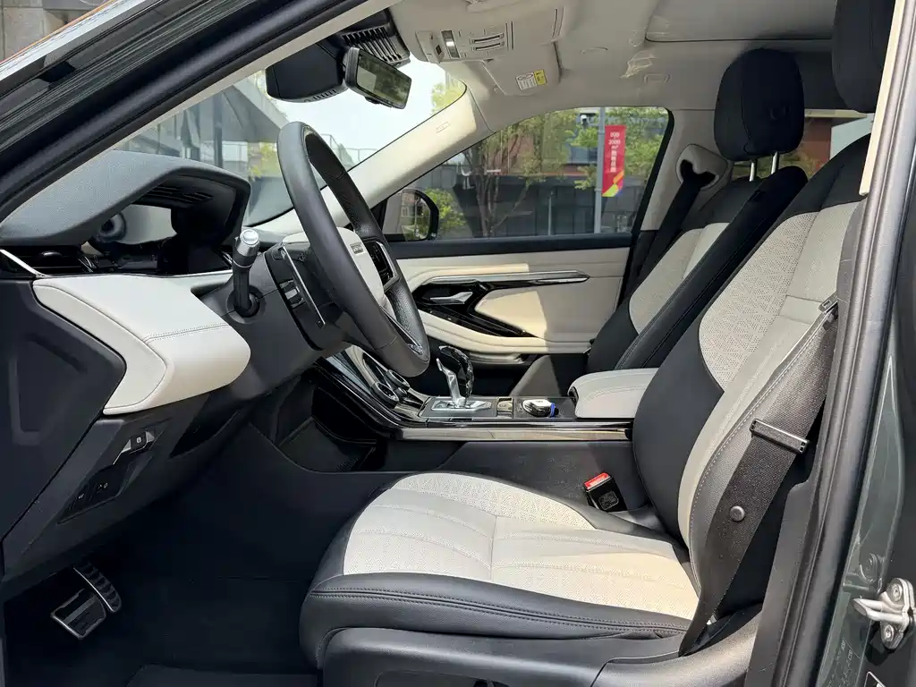 Land Rover Evoque 2022 — фото 9