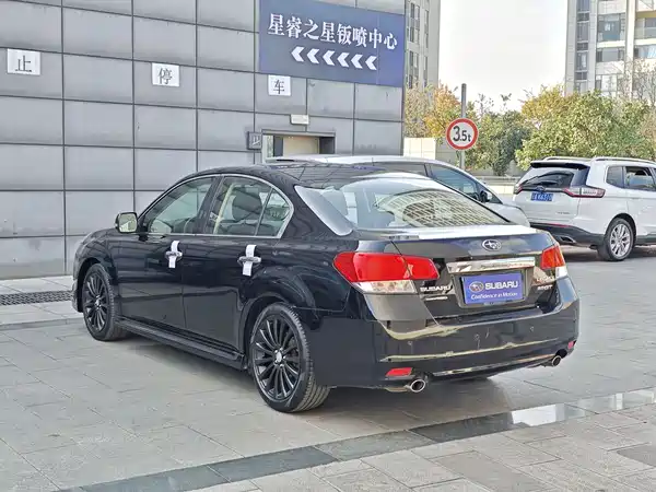 Subaru Legacy 2011