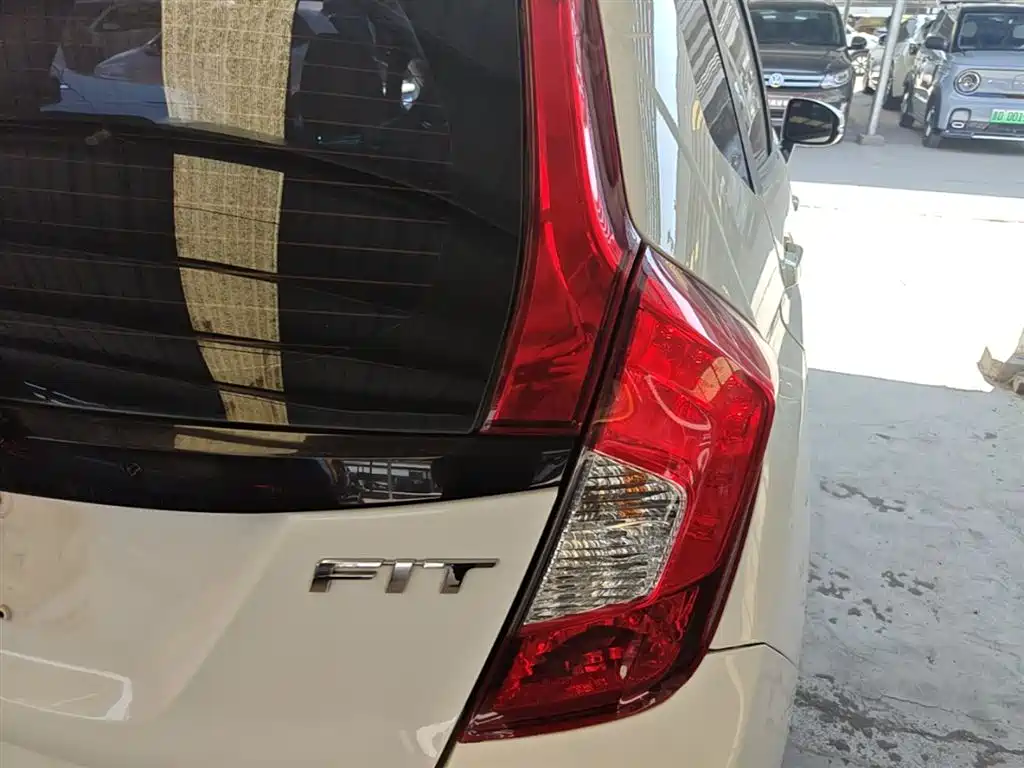 Honda Fit 2016 — фото 8