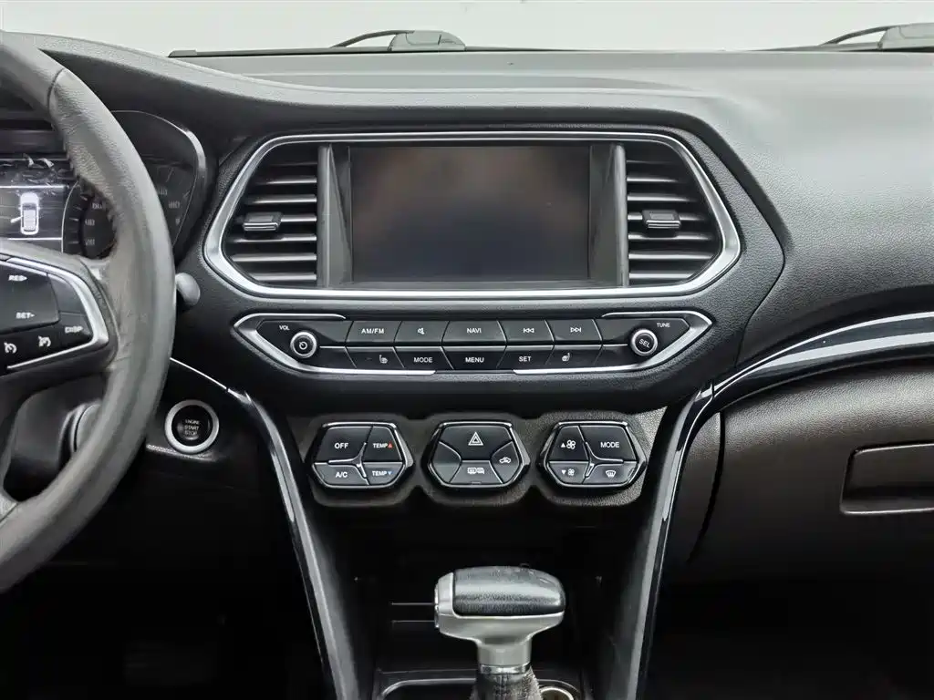 GAC Motor Trumpchi GS4 2015 — фото 12