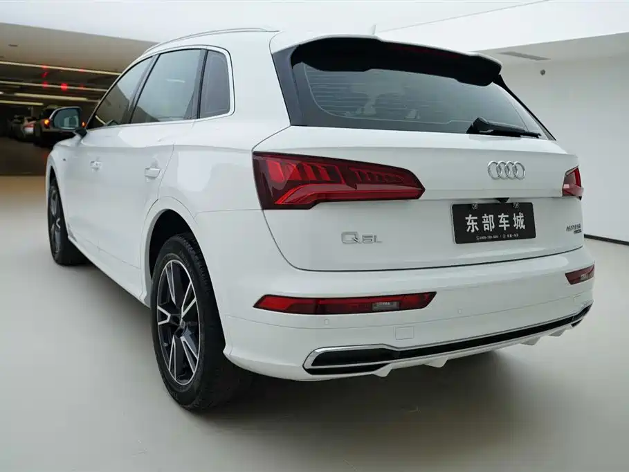 Audi Q5L 2021
