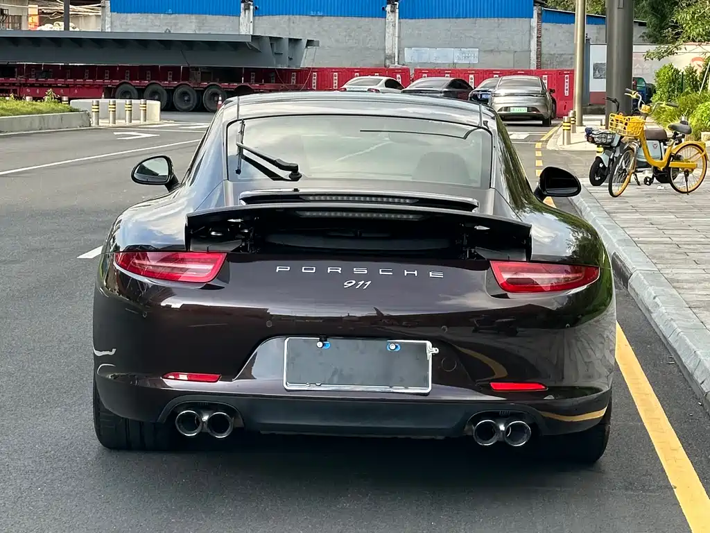 Porsche 911 2014 — фото 18