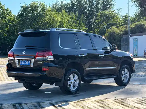 Lexus LX 2013