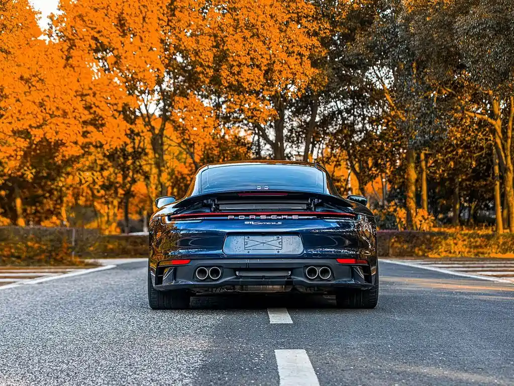 Porsche 911 2021 — фото 19