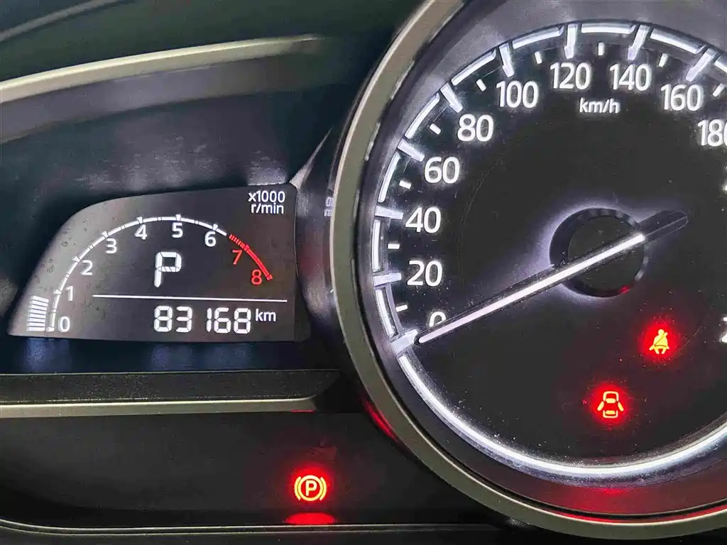 Mazda 3 Axela 2018 — фото 16