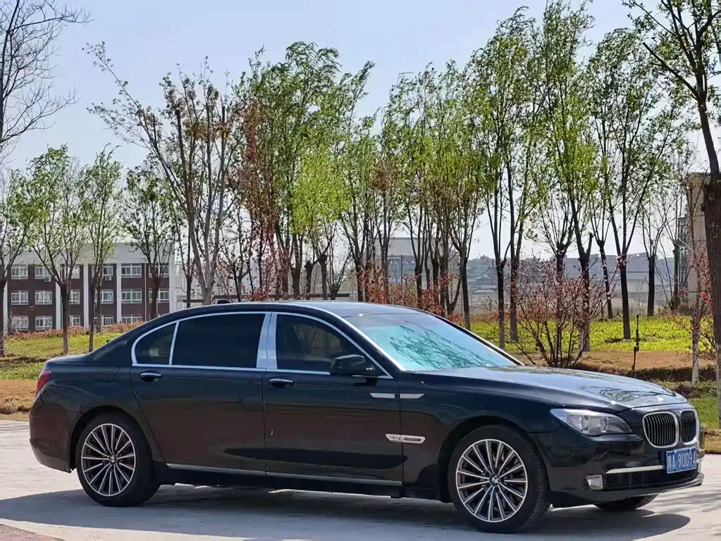 BMW 7 Series 2014 — фото 1