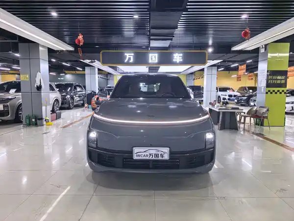 Li Auto L8 2025