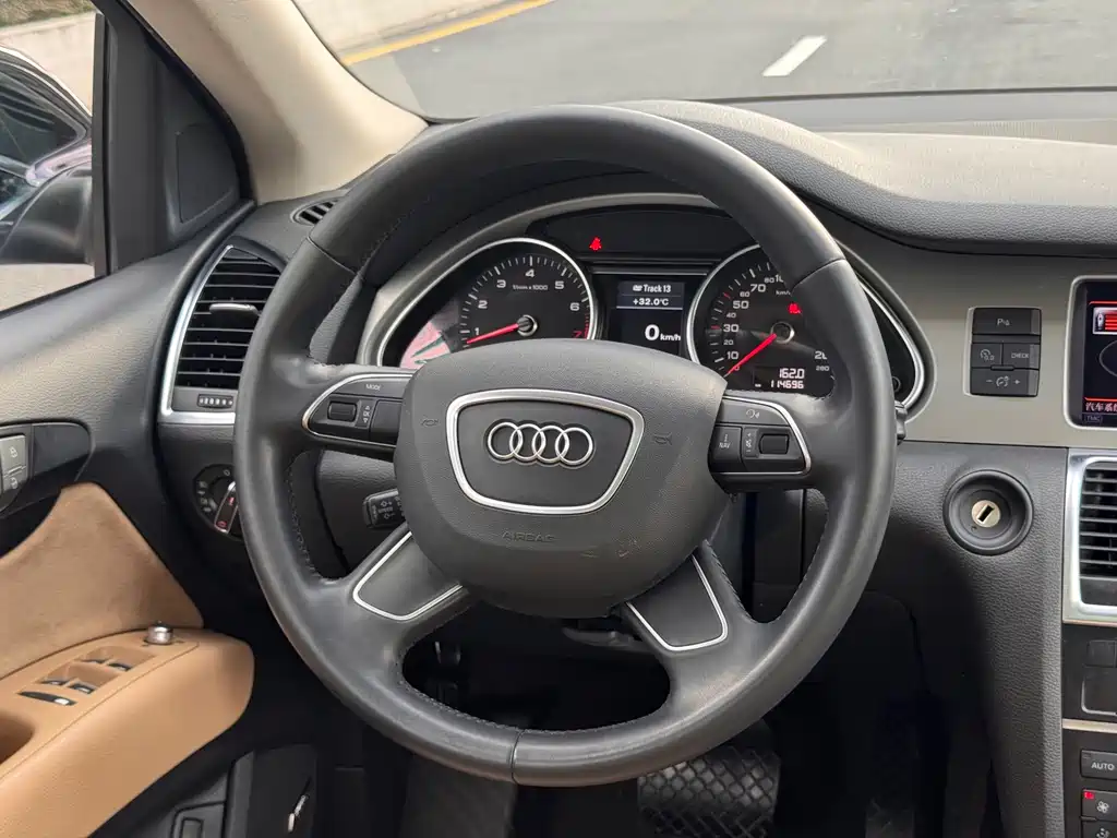 Audi Q7 2015 — фото 9