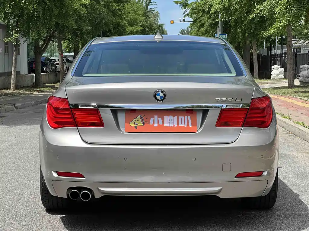 BMW 7 Series 2011 — фото 27