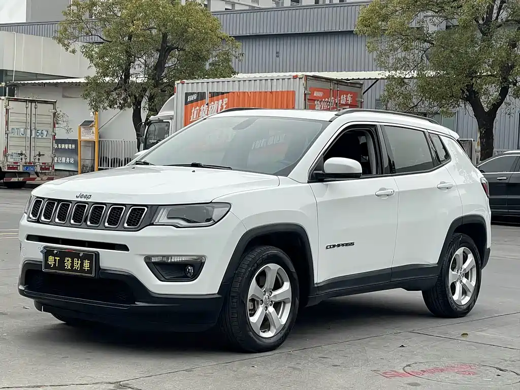 Jeep Compass 2019 — фото 1