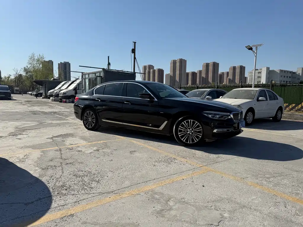 BMW 5 Series 2017 — фото 2