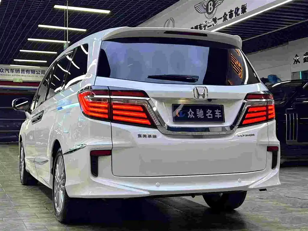 Honda Elysion 2019 — фото 9