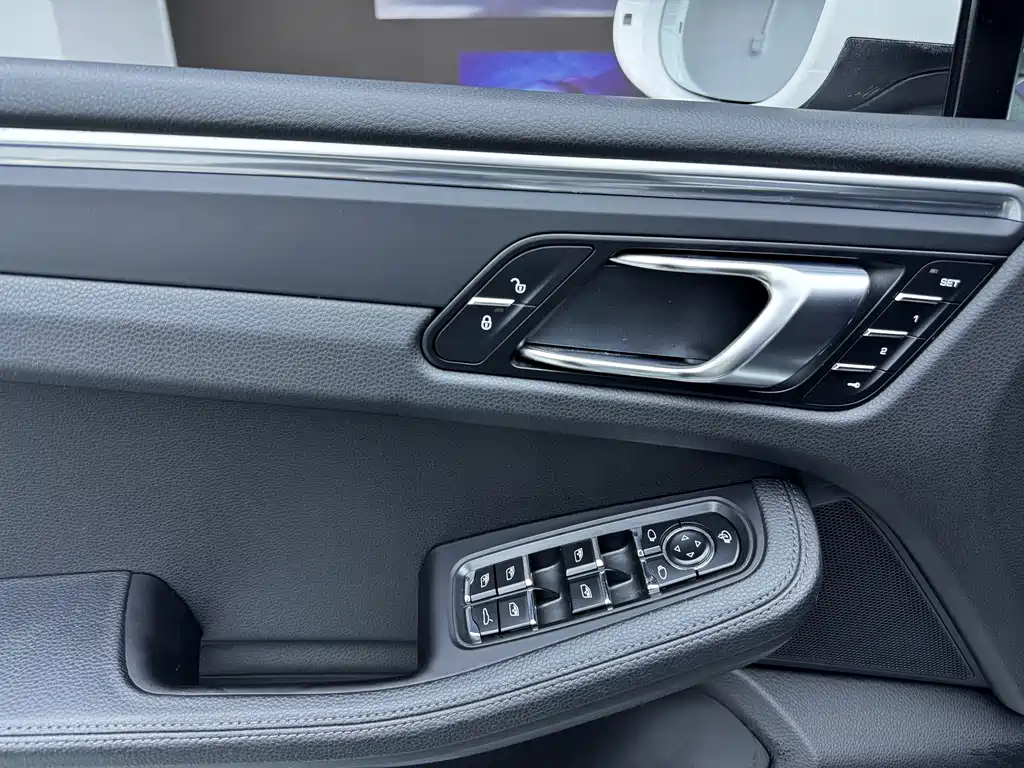 Porsche Macan 2019 — фото 9
