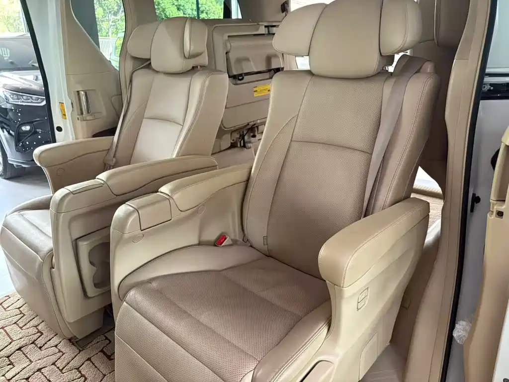 Toyota Alphard 2011 — фото 10