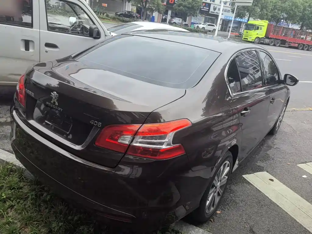 Peugeot 408 2016