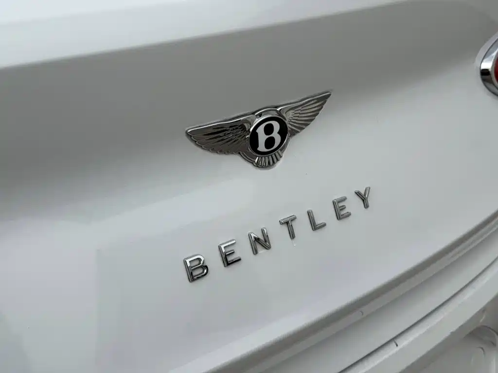 Bentley Bentayga 2020 — фото 12