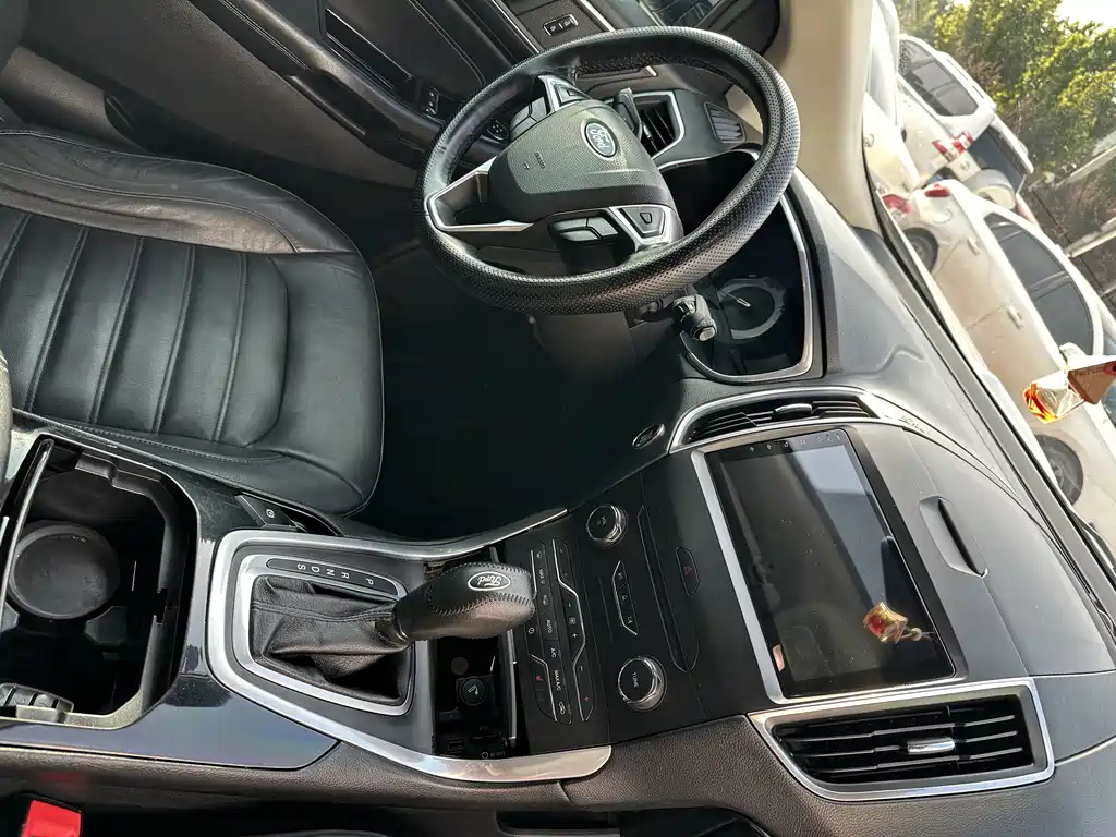 Ford Edge 2015 — фото 16