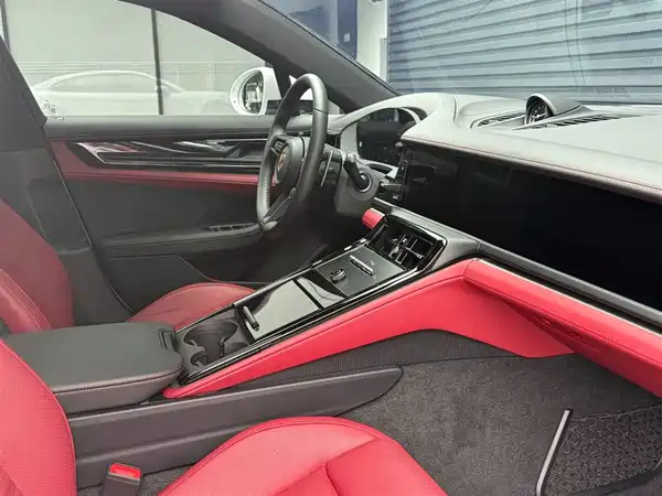 Porsche Panamera 2025