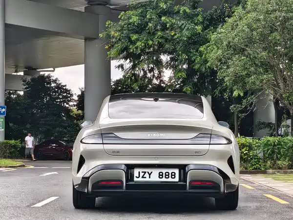 Xiaomi SU7 2025