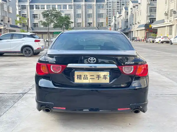 Toyota Reiz 2012