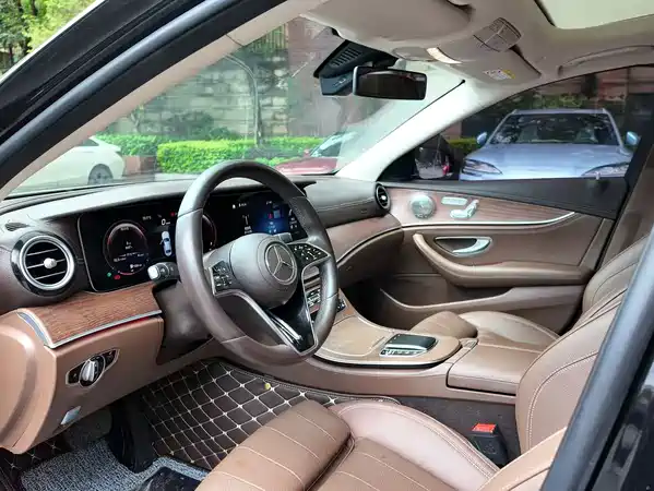 Mercedes-Benz E-Class 2022